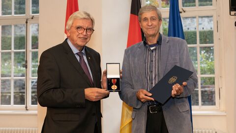 Auszeichnungen zu "75 Jahre Hessen"