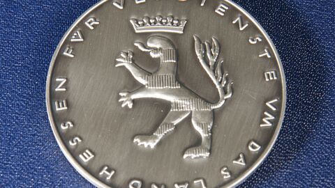 Rückseite der Wilhelm Leuschner-Medaille mit dem stilisierten „Hessenlöwen“ aus der Zeit Landgraf Philipp des Großmütigen. 