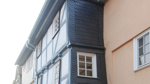 Fassade des alten Fachwerkhauses in der Marburger Kappesgasse 6.