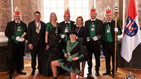 Ministerpräsident Boris Rhein und seine Frau Tanja Raab-Rhein empfangen im Schloss Biebrich in Wiesbaden hessische Fastnachtsvereine