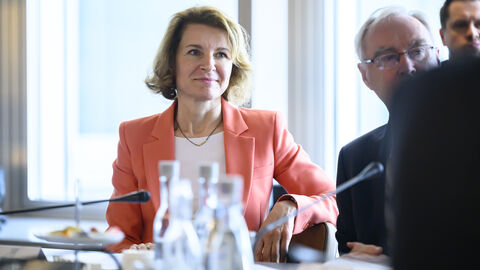 Eine Teilnehmerin des Finanzplatzkabinetts 2025