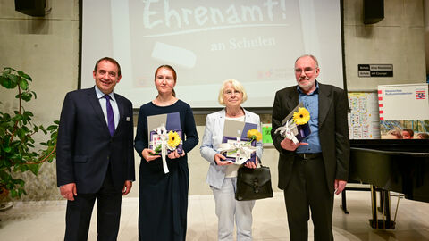 Kultusminister Lorz würdigt ehrenamtliches Engagement an Schulen